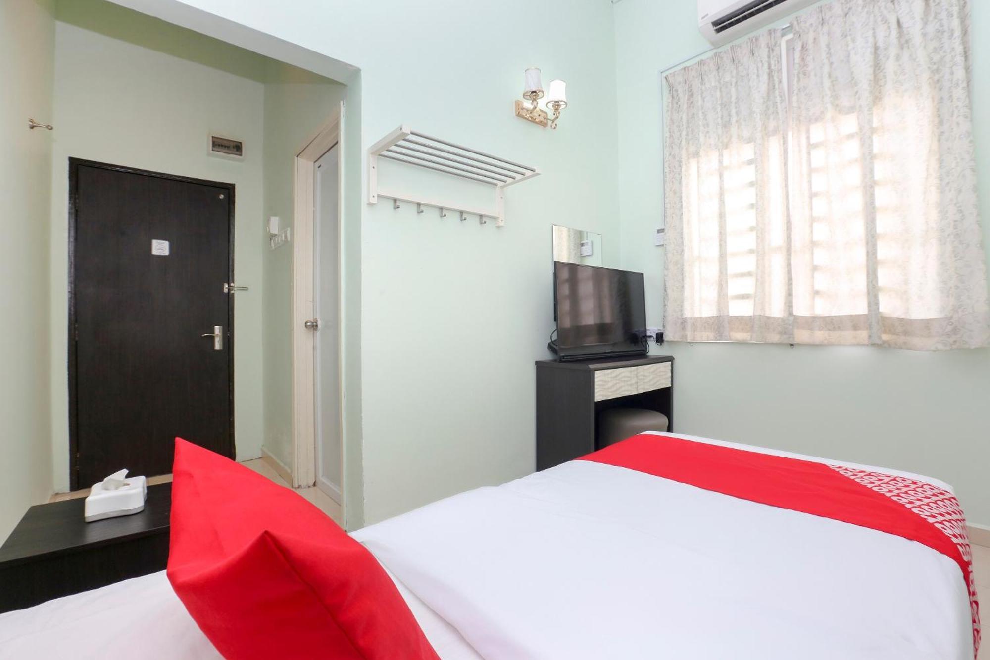 Oyo 90132 Come Inn Premium Kuala Terengganu Buitenkant foto