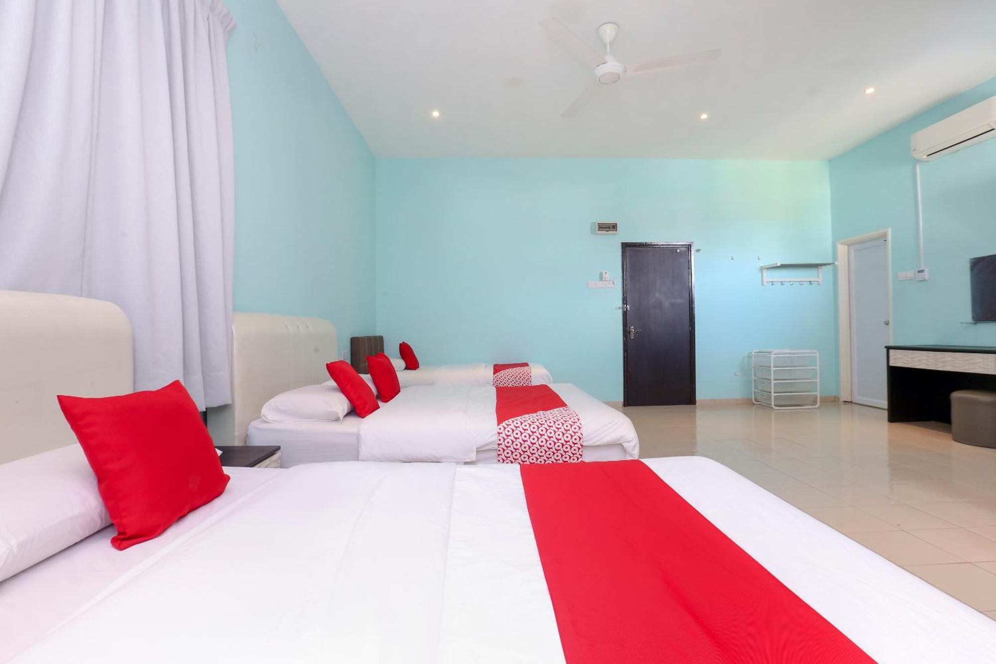 Oyo 90132 Come Inn Premium Kuala Terengganu Buitenkant foto